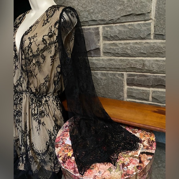 NWT SHEIN sexy black stretch lace bell sleeve romper,illusion lining,fit/flare S - Picture 6 of 12